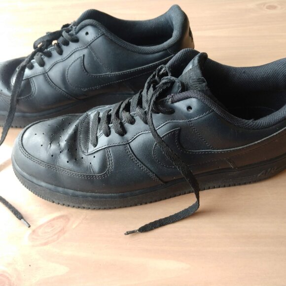 Nike Men's Air Force 1 Black Lace Up Sneakers Size 13 CW2288-001 - Picture 2 of 5